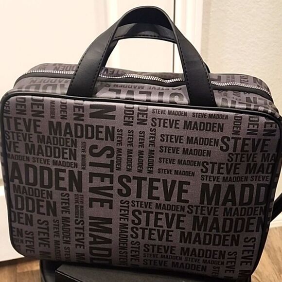 steve madden makeup bag | eBay Steve Madden Bold Logo Weekender Cosmetic Case